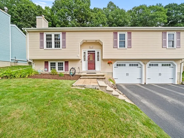 21 Corinth Dr, Worcester, MA 01606