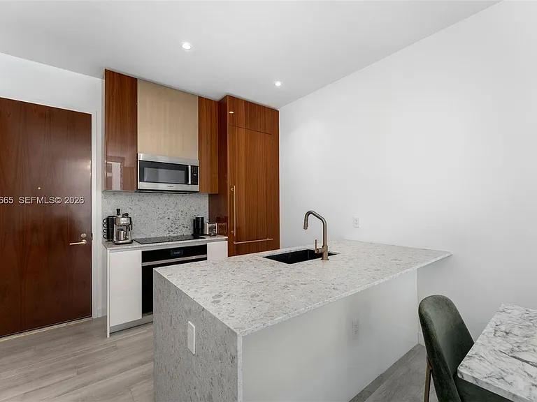 2655 S Bayshore Dr #908 — Photo 5