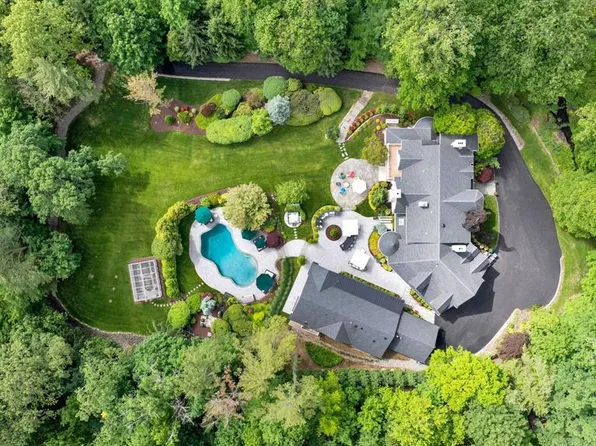 211 Highwood Ave, Tenafly, NJ 07670