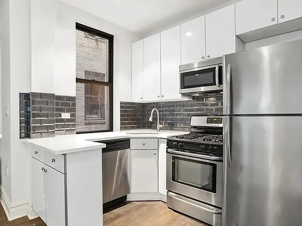 107 Greenpoint Avenue image 1 of 15