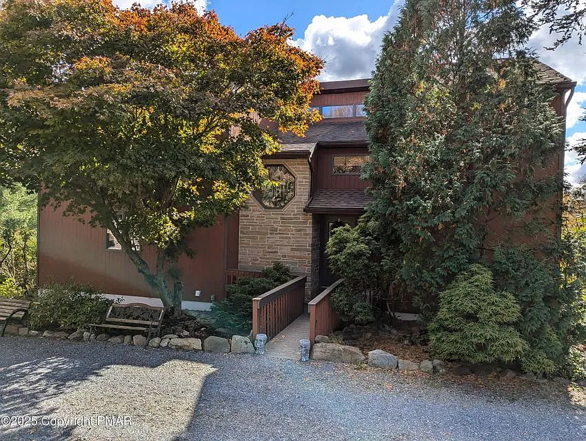 520 Maxine Dr