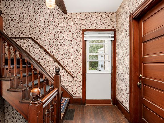 2nd image of 60 Esther St #2