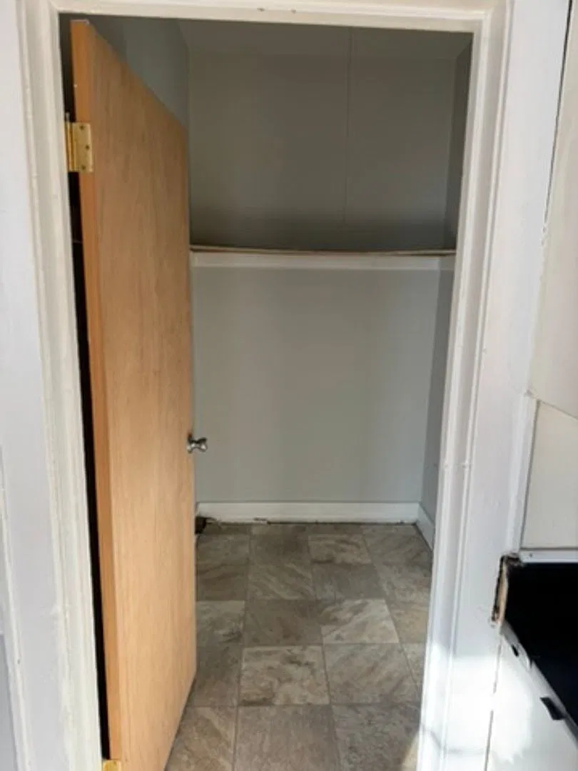 Updated 3-bedroom single family house available NOW! — Photo 3