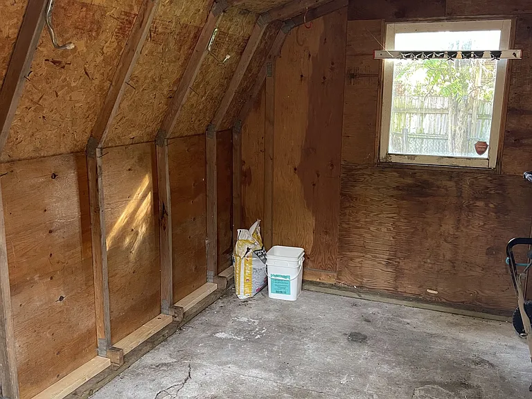 37 E Rutherford Dr #MAIN FLOOR — Photo 31