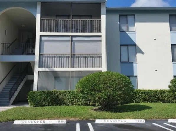 1110 Green Pine Blvd APT H2, West Palm Beach, FL 33409