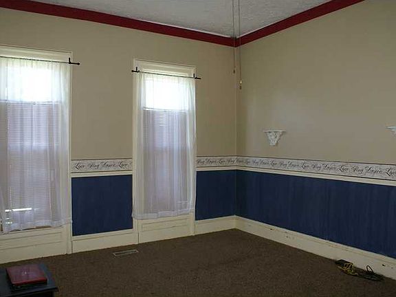 3rd image of 204 W Sheridan St