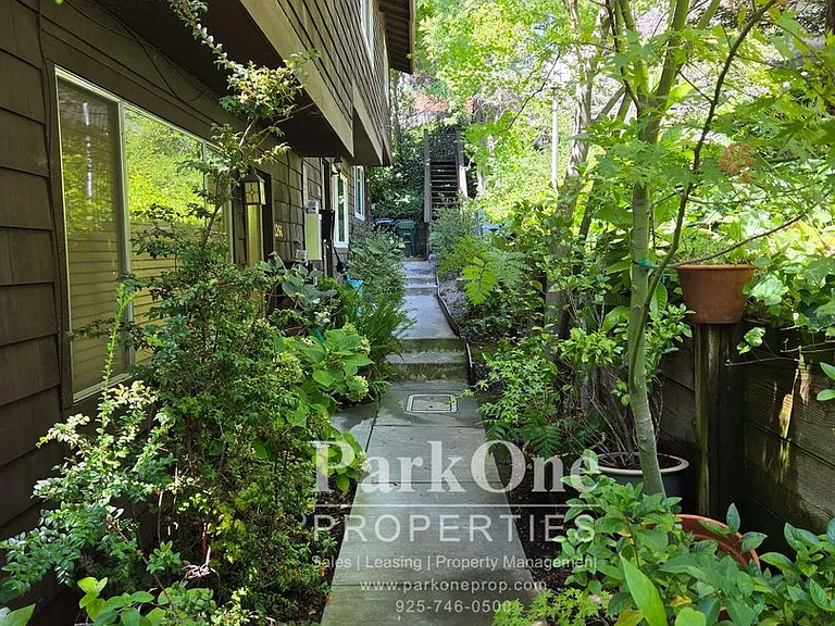 3270 Marlene Dr — Photo 1