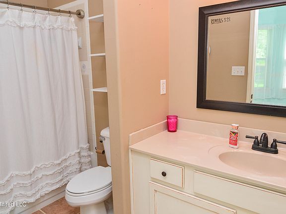 5th image of 150 Leonard Ln