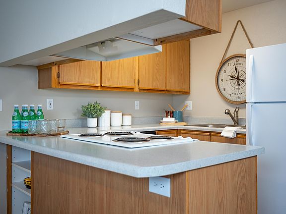 Kings Meadow Apartments ; Troutdale, OR ; Kitchen