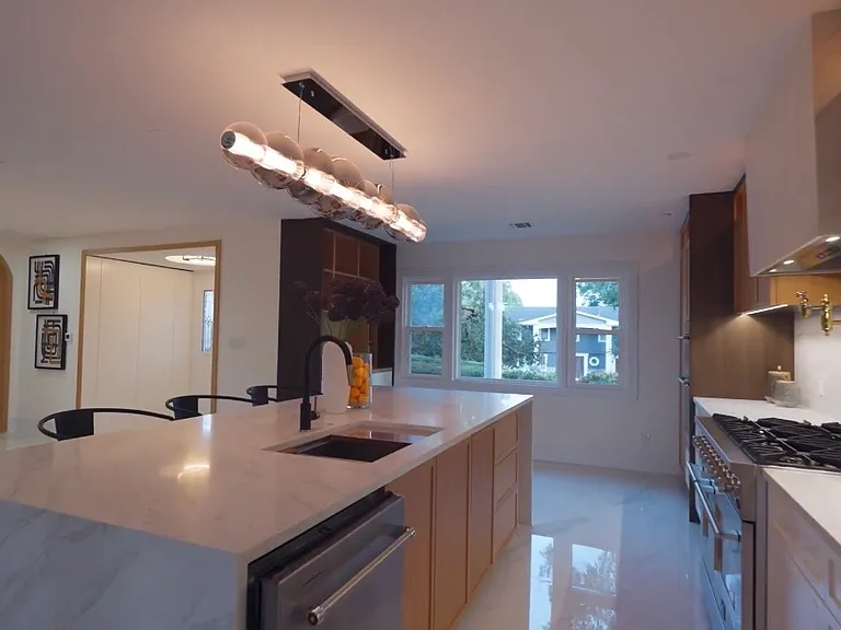 21 Wesleyan Rd — Photo 3