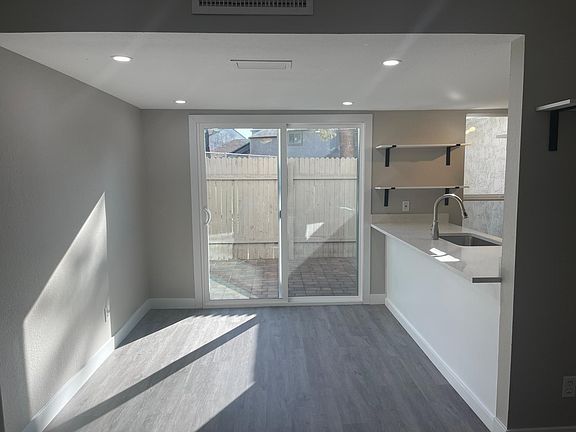 5th image of 219 E Betty Elyse Ln