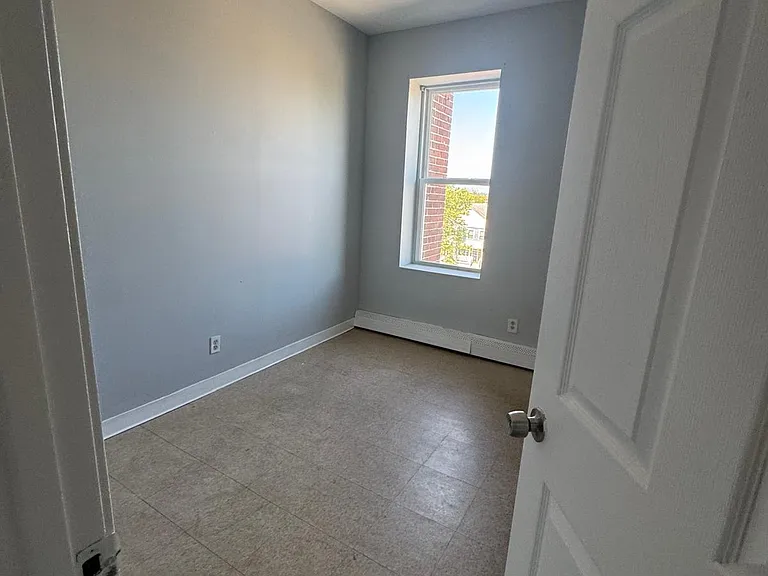 1057 E Main St — Photo 2