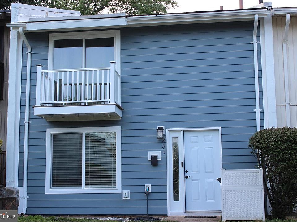 1st image of 237 Greenfield Ct