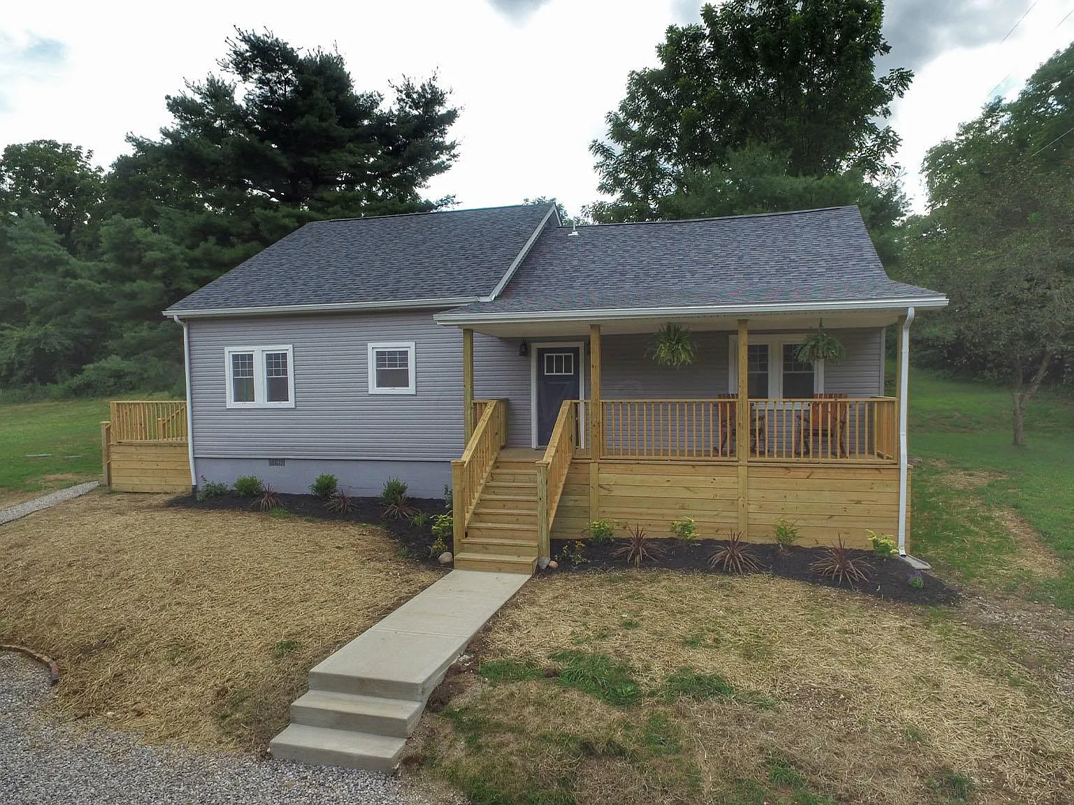 5525 Ireland Rd NE photo 1
