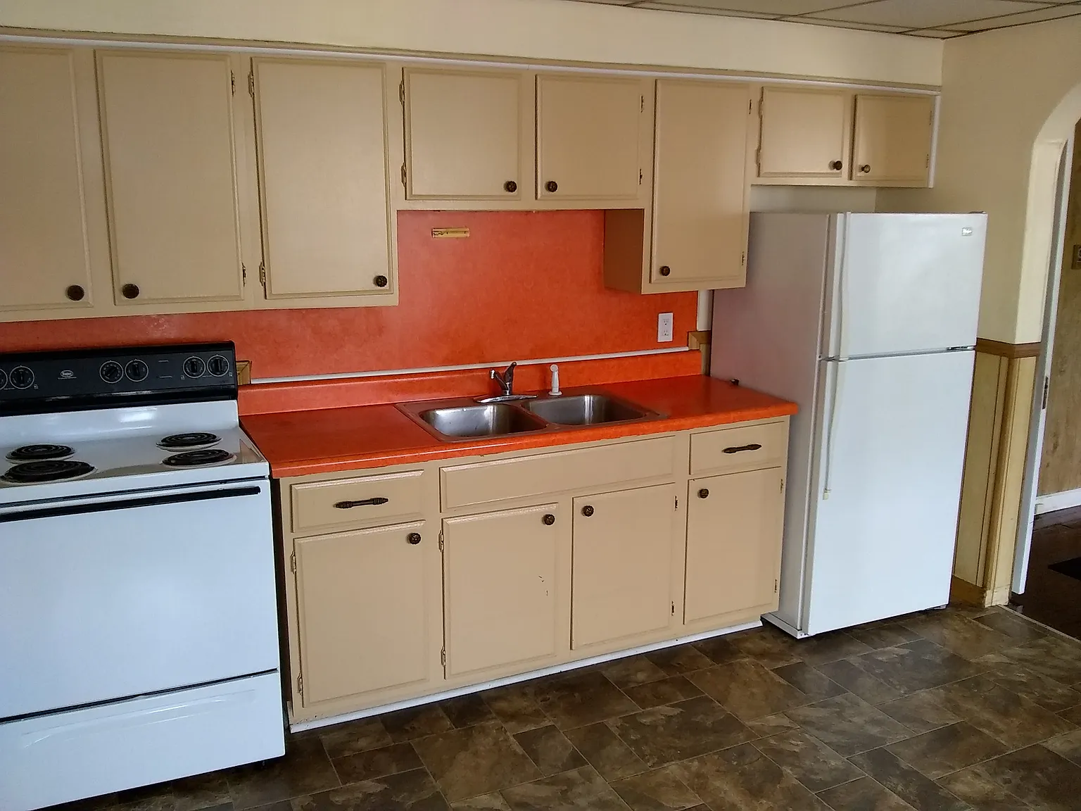 2 bed, $700 — Photo 2