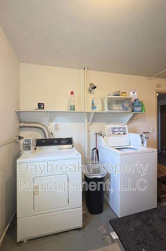 2 bed, 1.0 bath, $845 — Photo 2