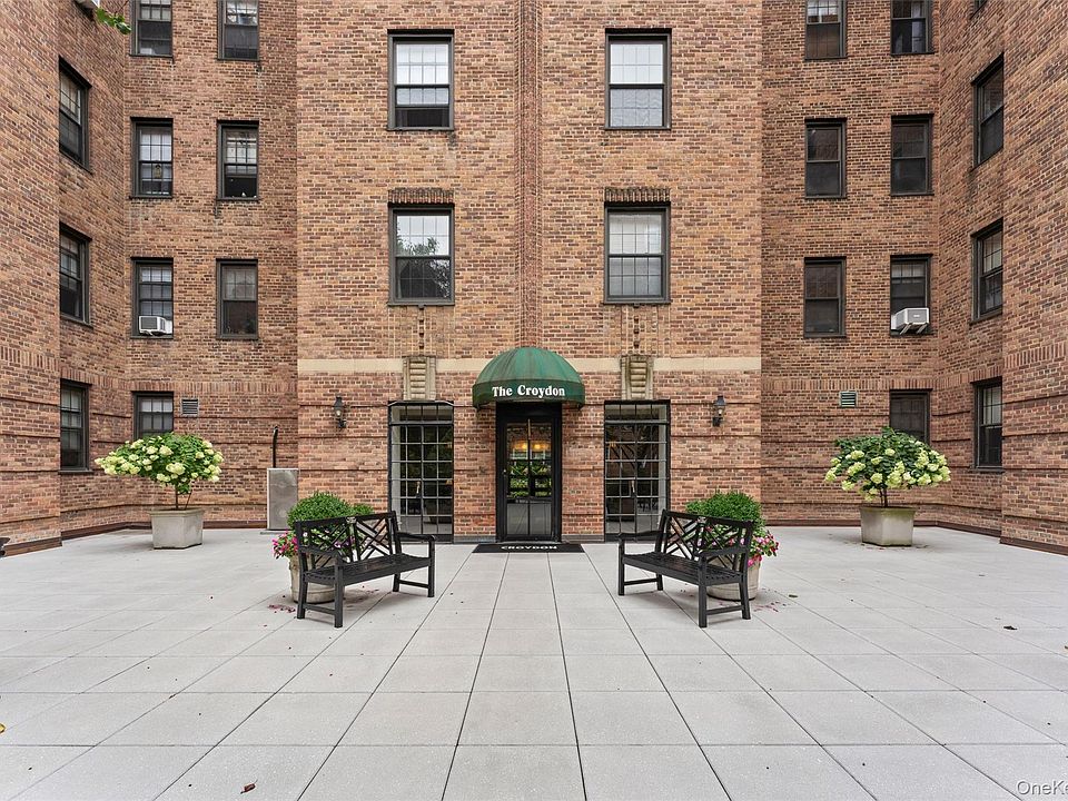 1st image of 35 Parkview Avenue #5A