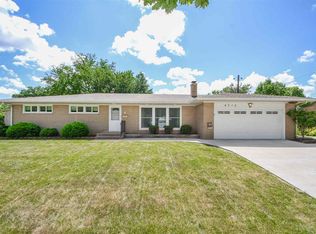 4310 34th Avenue Pl, Moline, IL 61265