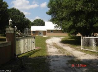 1071 Corner Oaks Rd, Labelle, FL 33935