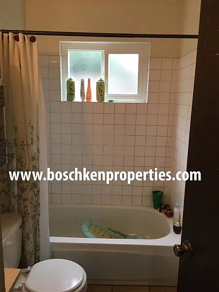 4 bed, 2.0 bath, 1428 sqft, $3,600 — Photo 4
