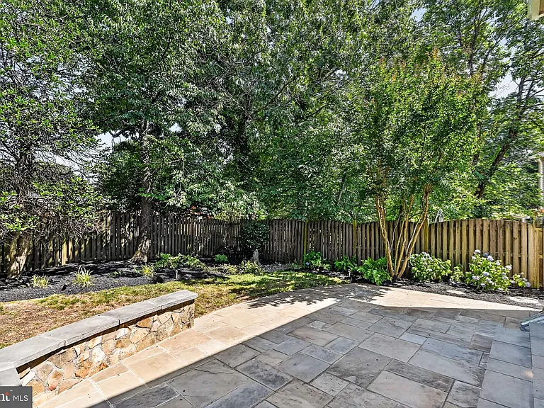 2207 Frank St — Photo 64