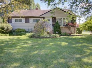 247 Nobottom Rd, Berea, OH 44017