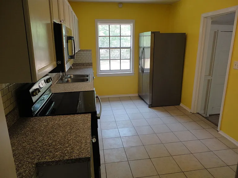 1334 NE 1st Ave — Photo 5