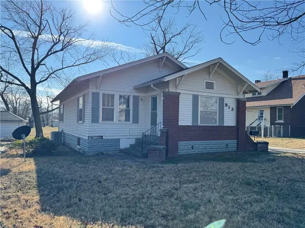 913 Sycamore St, Humboldt, KS 66748
