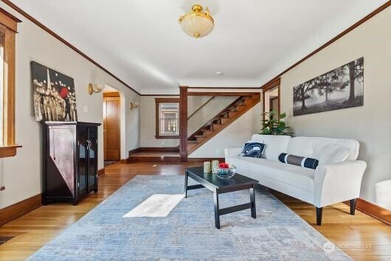 5th image of 1600 27th Avenue