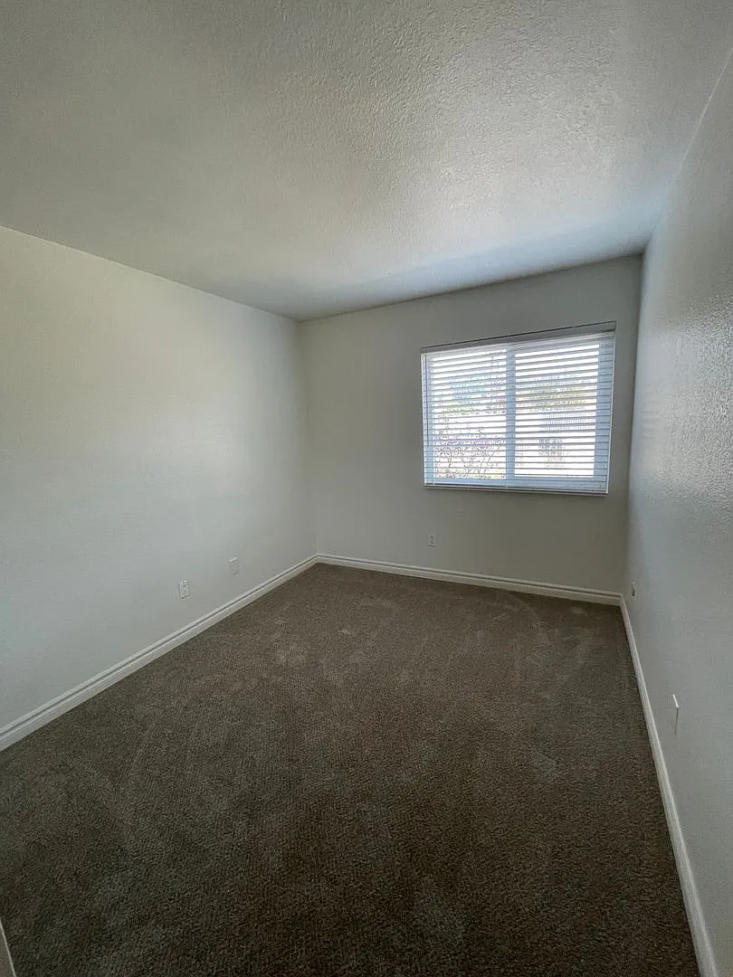 3BD 2BA Condo located in Poway — Photo 2