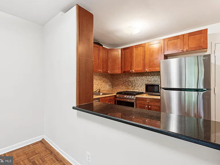 950 25th St NW #709 — Photo 14