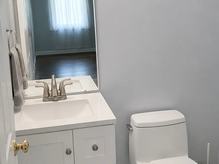 909 Summer Hill Dr — Photo 6