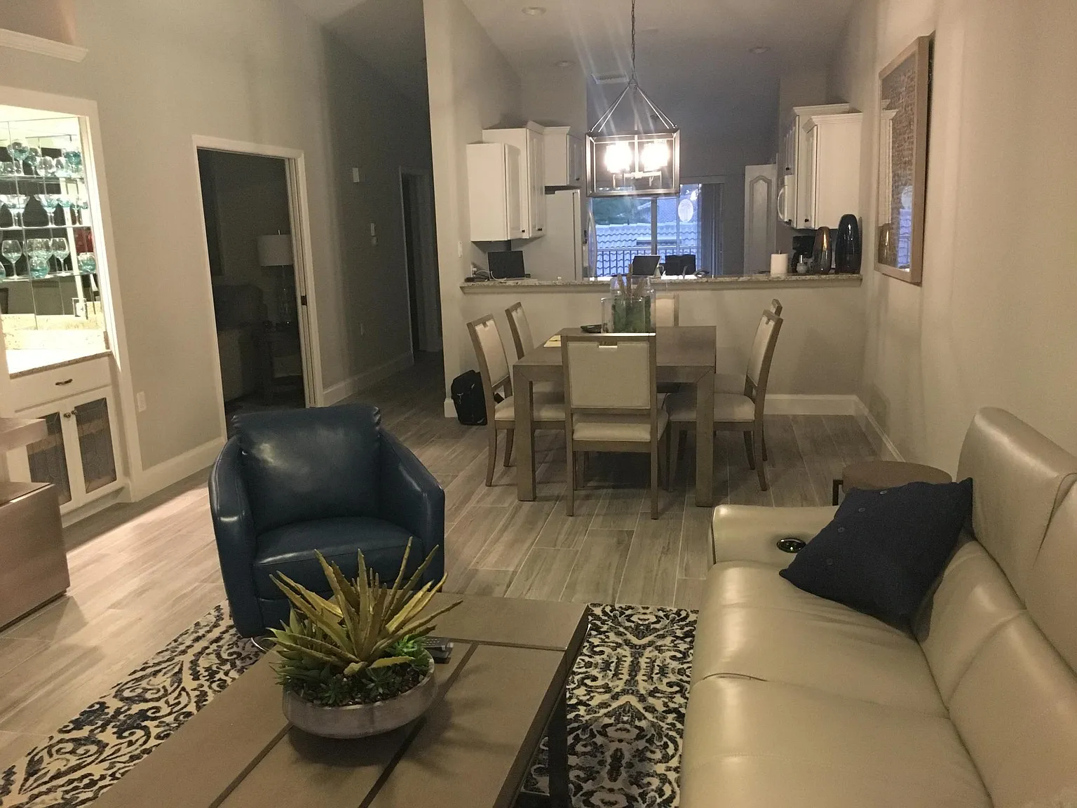 2 bed, 1441 sqft, $5,000 — Photo 2