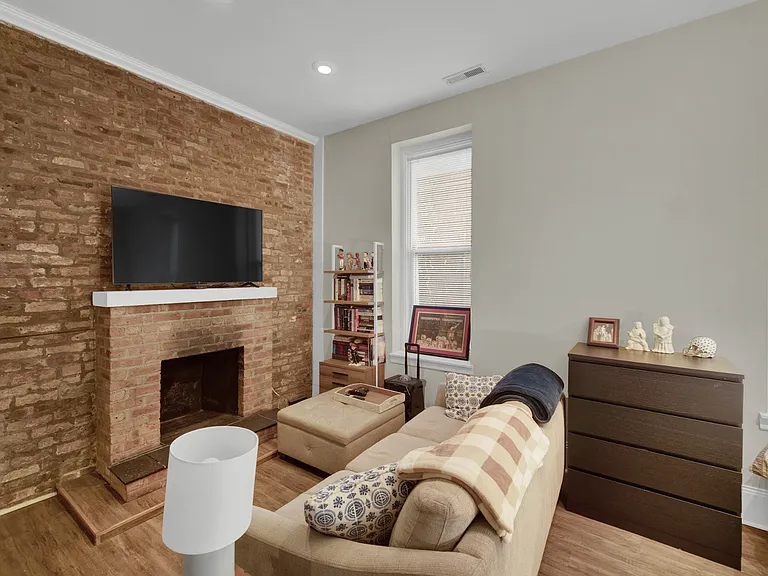 159 W Goethe St — Photo 7