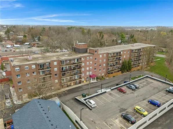 793 Colborne St #114, Brantford, ON N3S 7J3