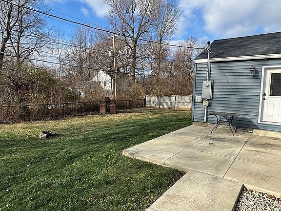 3rd image of 1307 N Kimberly Ln