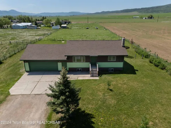55 2nd St S, Auburn, WY 83111