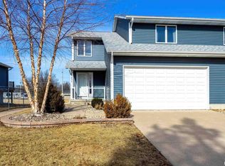 1834 W 66th St, Davenport, IA 52806
