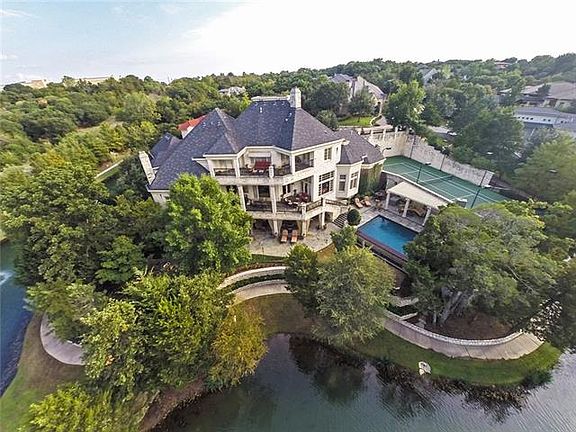 2nd image of 2712 Mark Twain Ct