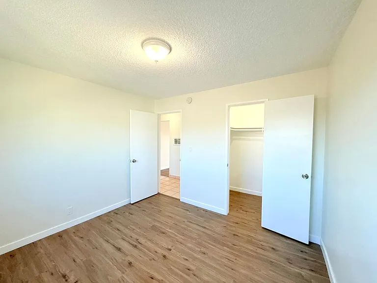 7035 -7039 Miles Avenue — Photo 17