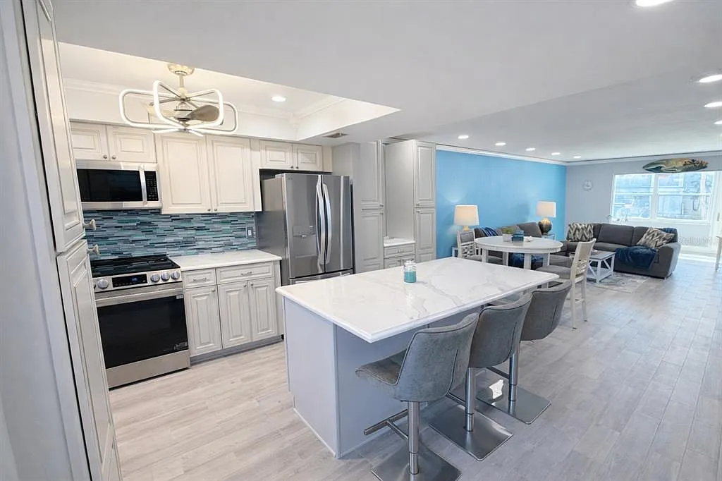 Building Photo - 5575 Gulf Blvd #124