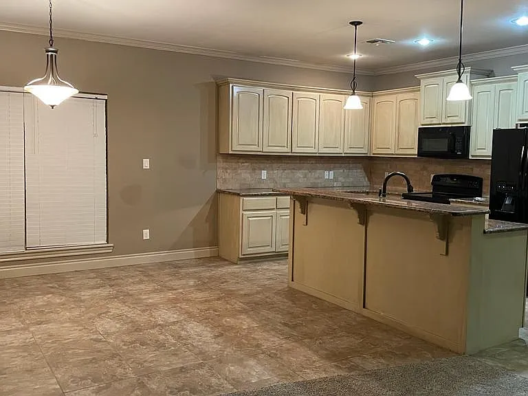 8008 SW Powell Ct — Photo 8