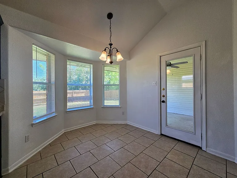 5905 Lolly Loop — Photo 8