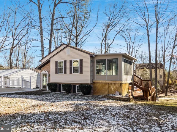 625 Peace Pipe Ct, Lusby, MD 20657