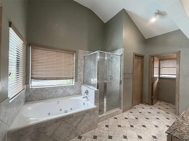 13103 Waldemere Dr — Photo 21