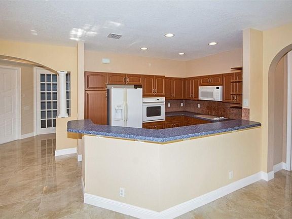 3rd image of 2859 Kinsington Circle #2