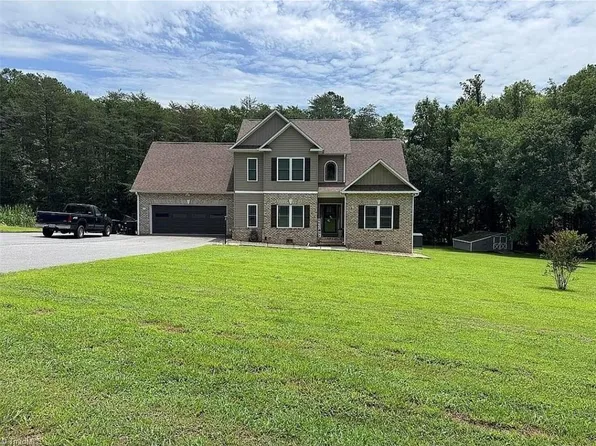 160 Needham Rd, Pilot Mtn, NC 27041