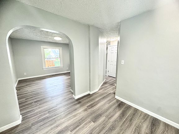5th image of 2521 E 30th St