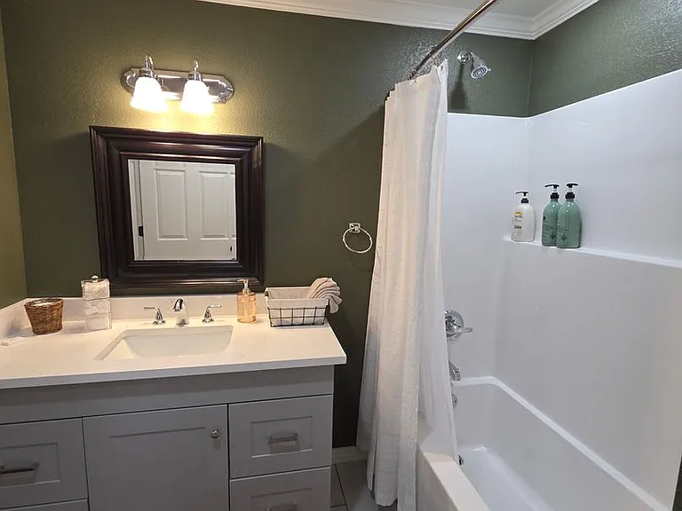 105 Pecan St — Photo 19