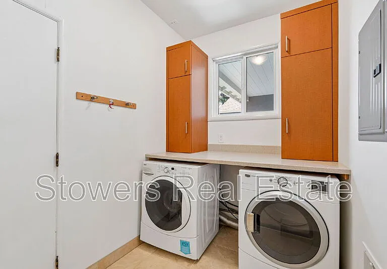 1099 Larch Ave — Photo 36